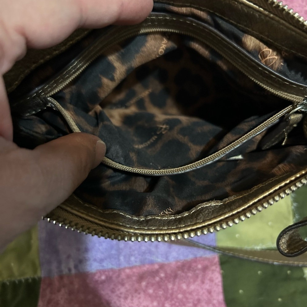 B Makowsky crossbody camo leather purse - Picture 4 of 12